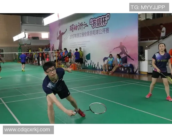 成都羽毛球队灵活性变革引发热议助力竞技水平提升与发展 成都羽毛球队灵活性变革引发热议助力竞技水平提升与发展