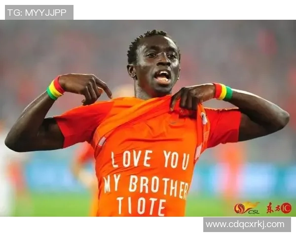 足球明星在绿茵场上的温情时刻展现人性光辉与无私奉献的感人故事